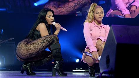 Nicki Minaj and Beyonce - Feeling Myself (Live at TIDAL Concert) (FULL HD) - YouTube