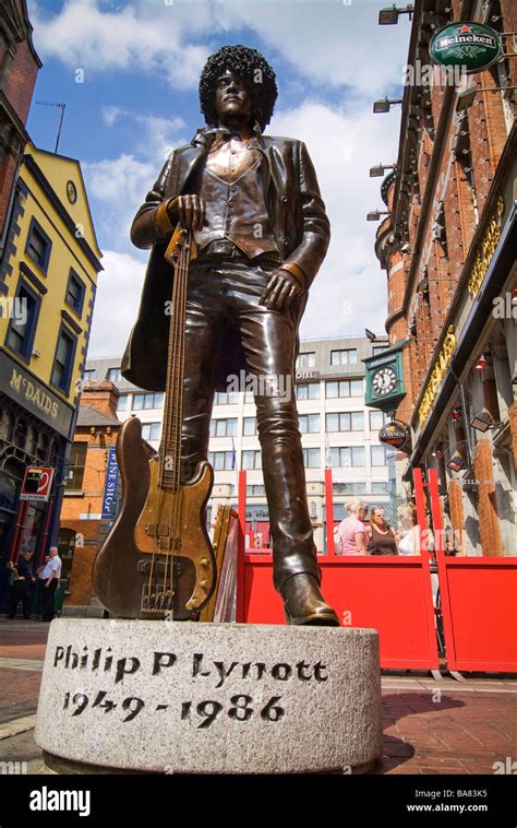 Phil Lynott Statue Dublin Ireland Stock Photo - Alamy