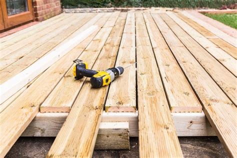 How To Lay Garden Decking: The UK Guide | UpGardener™