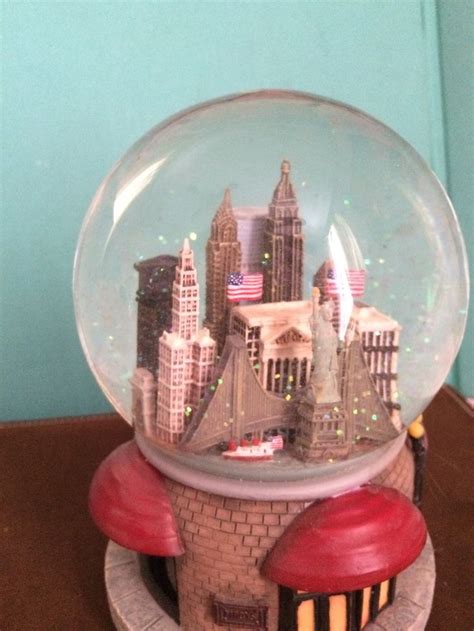 New York, NY | Snow globes, Snowglobes, Decor