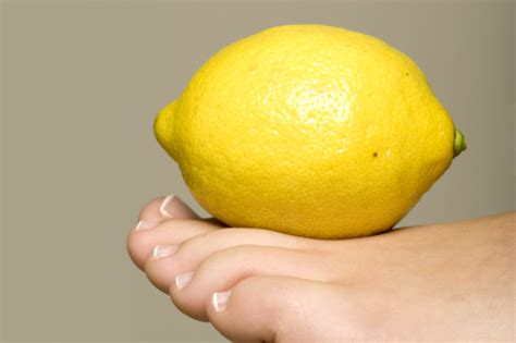 Yellow Toenails: Home Remedies That Blast Through The Yellow | Footfiles