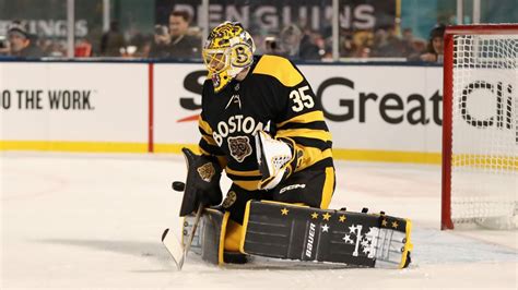 Bruins' Linus Ullmark (Obviously) Named Vezina Trophy Finalist