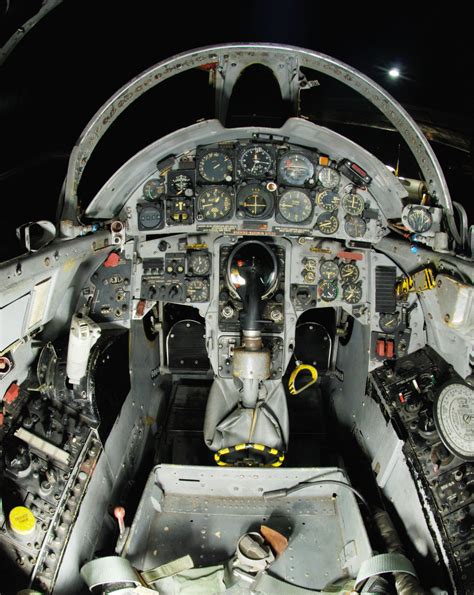 Lockheed F-104 Starfighter cockpit : r/cockpits