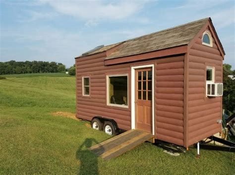 18ft Log Cabin Style Tiny House on Wheels