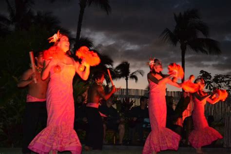 Traditional Hula Costumes | Hawaii Luau Company