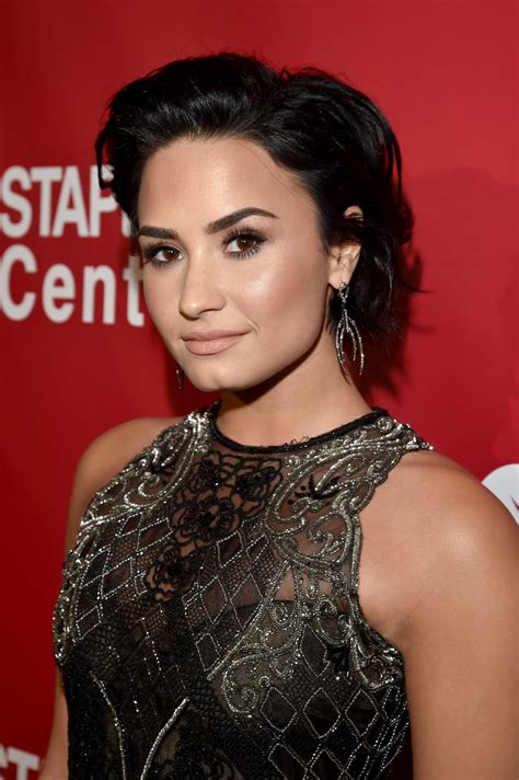 Demi Lovato - 2016 MusiCares Person Of The Year Honoring Lionel Richie • CelebMafia