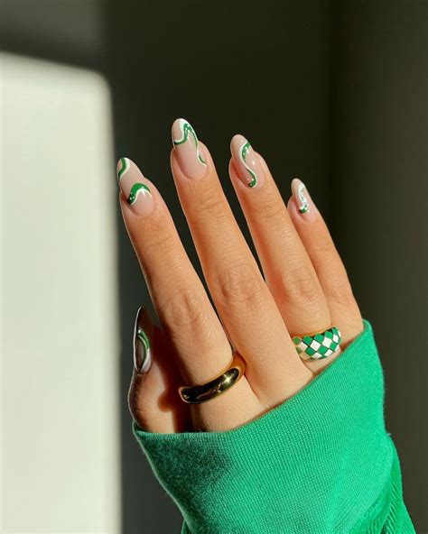 Get ahead of the trend with these stunning green nails design ideas for 2022 – click here to be ...