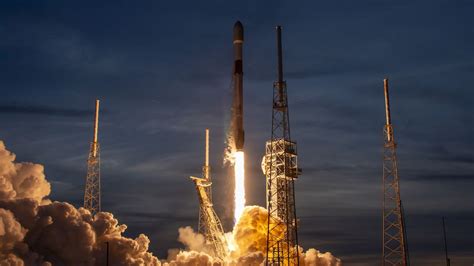 SpaceX Launches 23 Satellites into Starlink Constellation