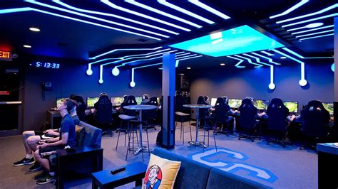 esports-columbiacollege-gamehut | Cyber cafe design, Game cafe, Cyber cafe