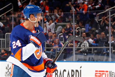 Islanders have cap space to chase 2023 NHL free agents