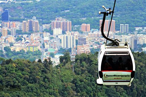How to take a ride over the cite in a cable way cabin in Caracas