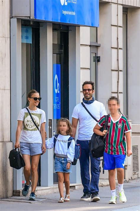 See photos of Natalie Portman, Benjamin Millepied out for family walk - NewsFinale