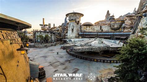 Download Our First Star Wars: Galaxy’s Edge Digital Wallpaper Now | Disney Parks Blog