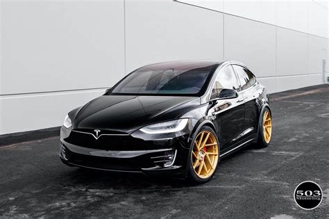 Tesla Model X Black with Gold Vossen NV2 | Wheel Front