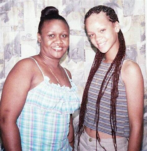 Rihanna & her mom | Young rihanna, Rihanna riri, Rihanna fenty