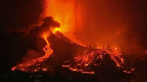 La Palma eruption: Lava spread raises fears of more damage on Spanish island as it rises 50 feet ...