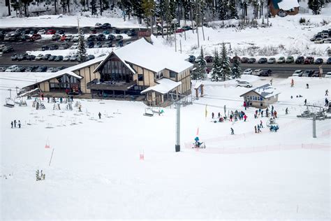 Photos: Snowy Scenes From Opening Weekend at the White Pass Ski Area ...