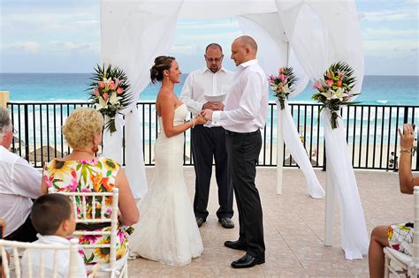 Weddings and Special Events - Royal Resorts