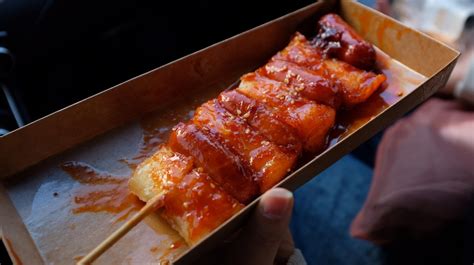 Sotteok Sotteok: A Korean Street Food Favorite