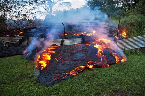 Kilauea Volcano Lava Inches Closer to Pahoa Marketplace