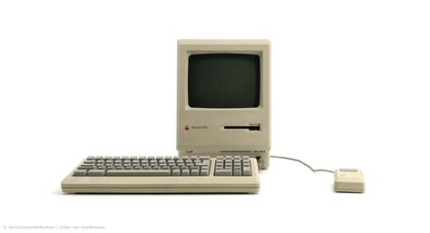 HomeComputerMuseum - Apple Macintosh Plus