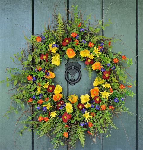 15 Joyful Handmade Spring Wreath Ideas To Decorate Your Front Door