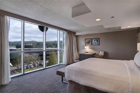 Embassy Suites by Hilton Seattle Bellevue | Convenient Park, Stay & Fly ...