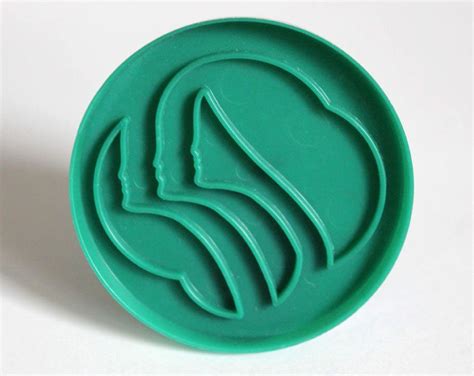 Vintage Round Girl Scouts Green Plastic Cookie by StraySquirrels, $9.50 Brownie Girl Scout, Girl ...