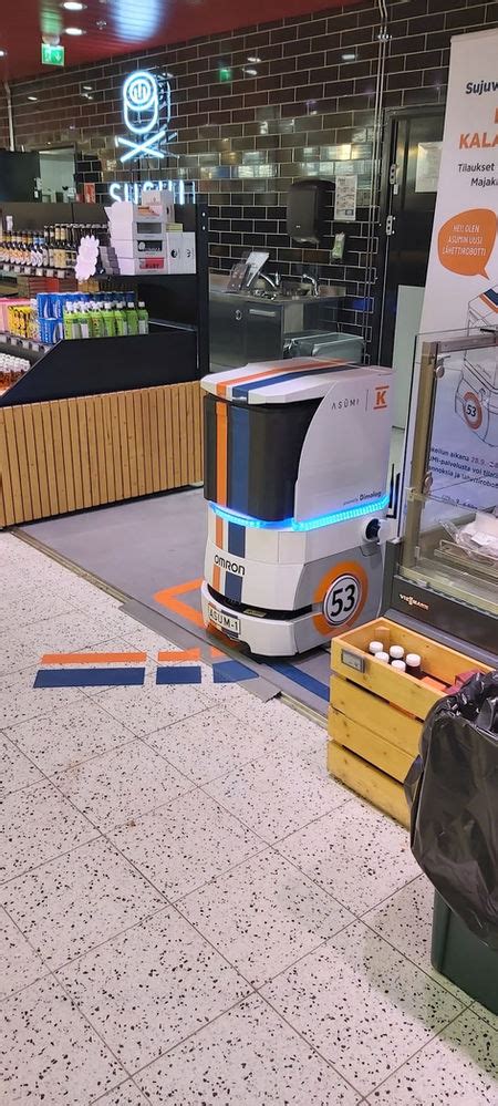 Helsinki Redi food delivery robot | Speecher