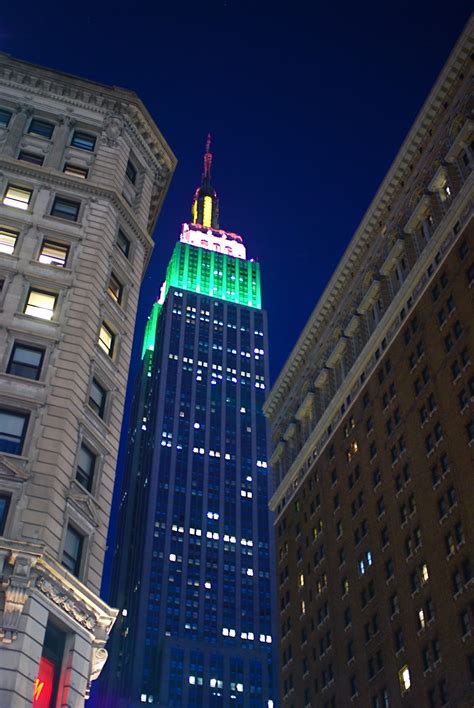 NYC ♥ NYC: Empire State Building Lights Up For Easter 2012