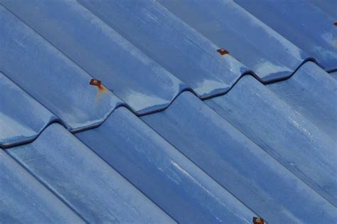 How to Tie a Tin Roof Into The Siding