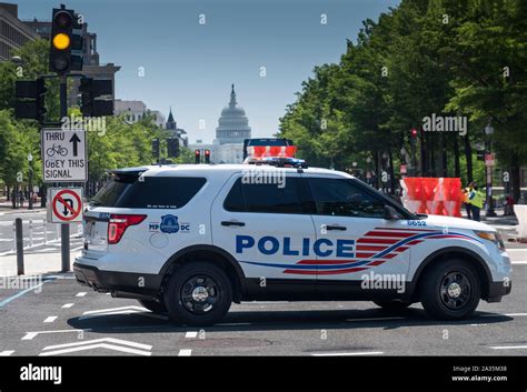 Police roadblock united states hi-res stock photography and images - Alamy