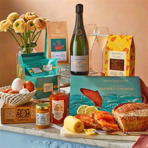 All About London: FORTNUM & MASON - Treat Mum to Breakfast in Bed