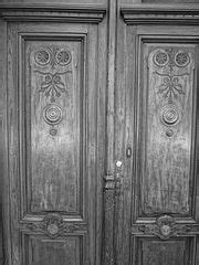 File:Antique wooden door in Madrid ' circa Puerta del Sol 002.JPG - Wikimedia Commons