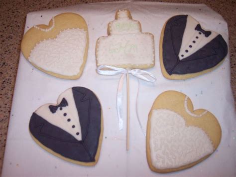 Bride And Groom Cookies - CakeCentral.com