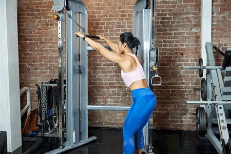 Cable Pulldowns: Techniques, Benefits, Variations