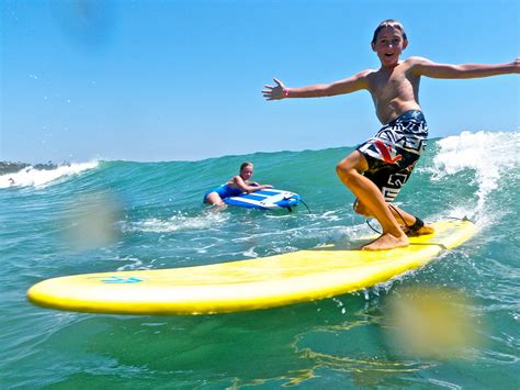 Steve Olpin filmmaker : surfing with the kids