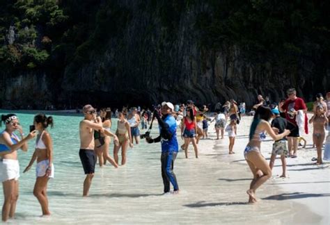 In pictures: Thailand reopens Maya Bay after more than three years | Lifestyle Gallery News ...