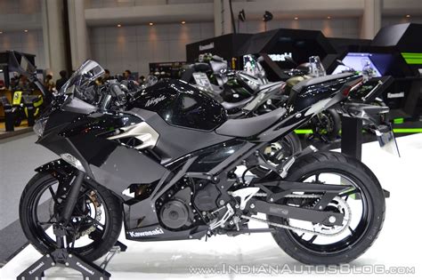 Kawasaki Ninja 400 KRT Edition & Metallic Black at 2017 Thai Motor Expo