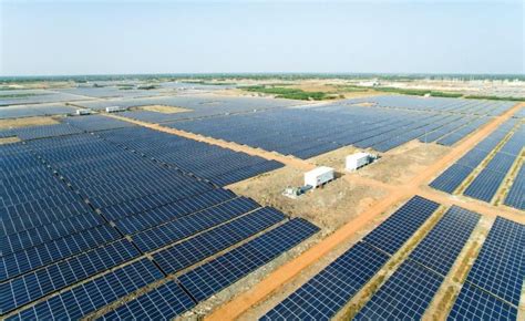 World's Largest Solar Farm Leapfrogs India to Third in Utility-Scale ...