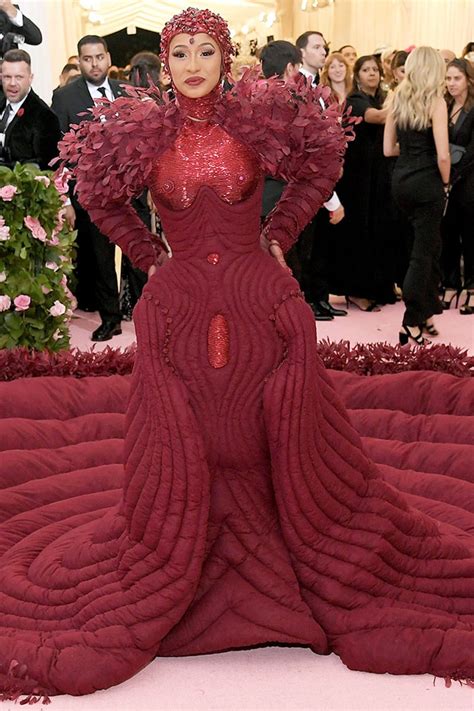 Cardi B’s Met Gala 2019 gown had 30,000 feathers and a three-metre train | VOGUE India | Vogue India