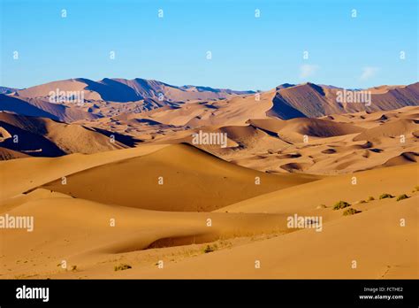 China, Inner Mongolia, Badain Jaran desert, Gobi desert Stock Photo - Alamy