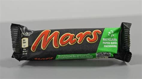 Mars bars trialling paper wrappers in effort to cut plastic waste | UK ...