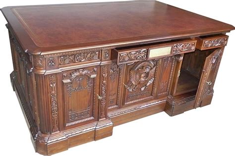 Resolute Desk Replica