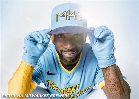 The Powder Brew Crew: Milwaukee Brewers Unveil City Connect Uniforms ...