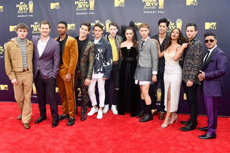 Elenco de "13 Reasons Why" ganha super aumento no salário para a 3ª temporada! - Hugo Gloss