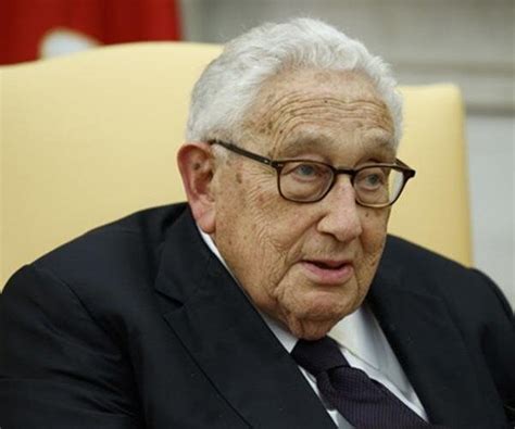 Putin Praises Henry Kissinger as Wise, 'Pragmatic' Statesman | Newsmax.com