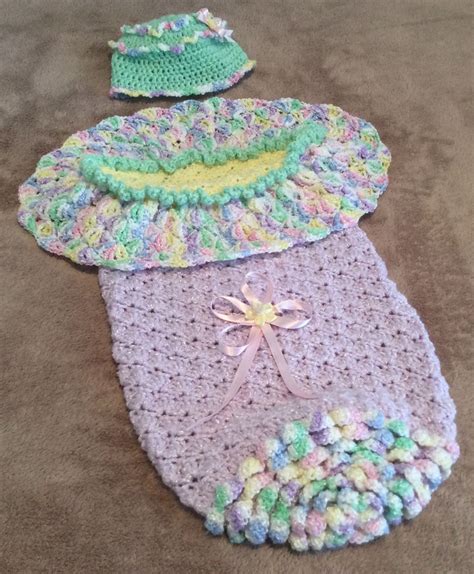 Crocheted baby bunting - a fre | Crochet patterns, Crochet baby, Crocheted item