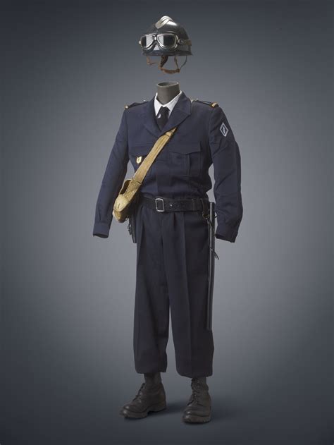 LAW ENFORCEMENT UNIFORMS - La compagnie du costume