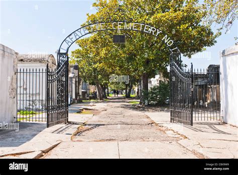 Lafayette Cemetery No. 1, New Orleans Stock Photo - Alamy